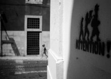Run / ***