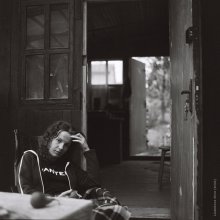 Yu and doors in her life ... / ***