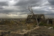 Abandoned House / ***
