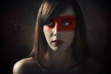 Dark Red / ***