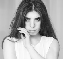 Girl / ***