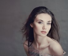  / *******