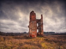 |   AN OLD STRONGHOLD   | / [img]http://statics.photodom.com/photos/2012/12/06/2518327.jpg[/img]
