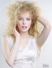Lady Spring / ***