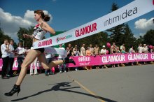 glamorous race on the heels / ***