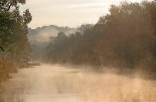 Molochnomedovaya river Istra / ***