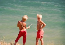 Kids and the Sea / ***