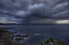 Storm center / ***