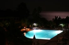 Pool and the sea / ***