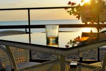 Sun in the Glass remembering sea / ***