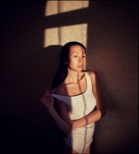  / ***
