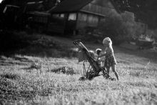 ... I had a dream about his childhood ... / ***