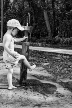 a drinking fountain / ***