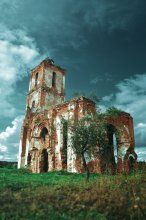 White Church / ***