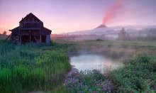 House under the volcano / ***