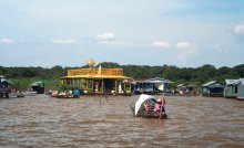 im schwimmenden Dorf / [img]http://img-6.photosight.ru/db8/5858836_large.jpg[/img]
