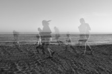Run / ***