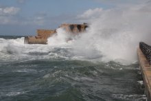 stormy / ***