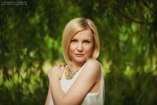Portrait in shades of green / ***