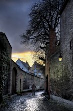 Evening Walk / Evening falling over the old city of Bruges