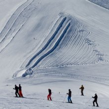 On the slope / ***