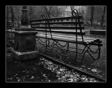 Bench / ***