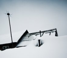 Snow piled up today / *****