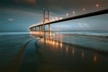 The Bridge / ***