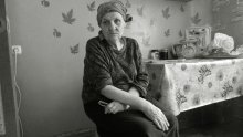 grandmother / ===