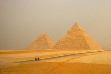 Pyramid / ***
