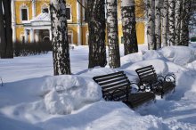 Benches / ***