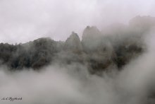 Misty peaks Demerdzhi / ***