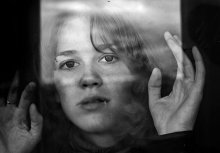 Behind the Glass / ***