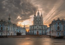 Smolny-Kathedrale. Sonnenaufgang / ****************