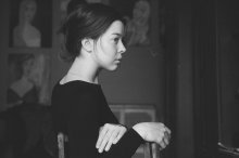 portrait of a girl in a hut / ***