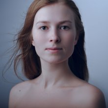 / ***