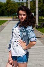 Girl in the Park / ***