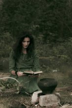 Wiccan Witch / ***