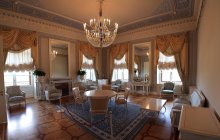Living room / ***