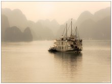 Ha Long Bay 5 / ***