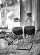 Still life with raspberry liqueur / .......