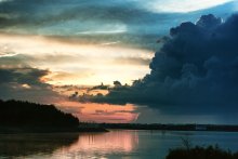 Sunset over Vileika / ***