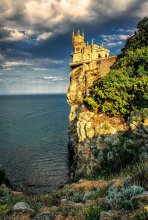 Swallow's Nest / !"!"
