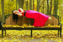 Sleeping in the autumn park / ***