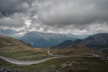 The road winds its way brimstone Feeds / ---