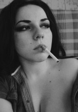  / ***