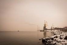 The river port / ***