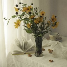 Of flowers on the table ... / ..........................