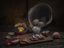 Potatoes in their skins ... :) / ...