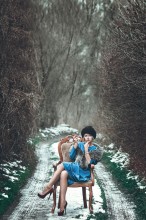  / ***